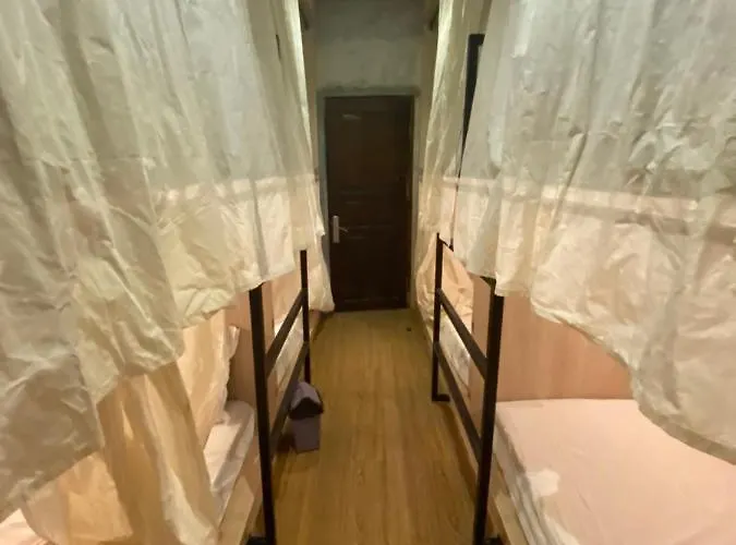 Reddoorz Holistic Pod *